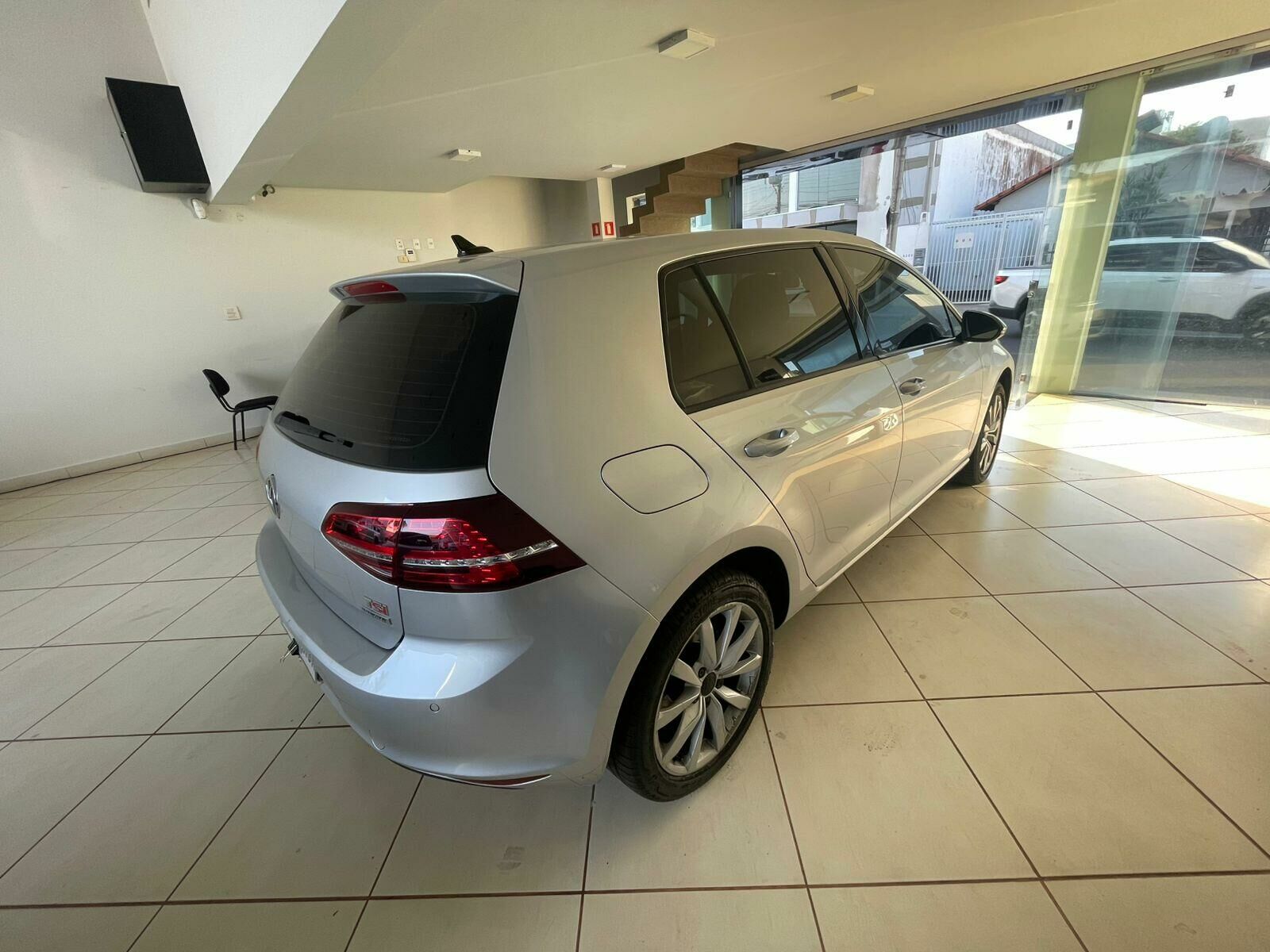 Imagem do veículo  VOLKSWAGEM GOLF COMFORTLINE TSI